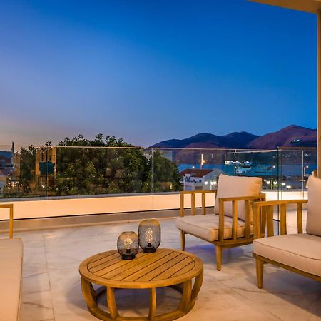 Piazza Suites Ликсури Екстериор снимка