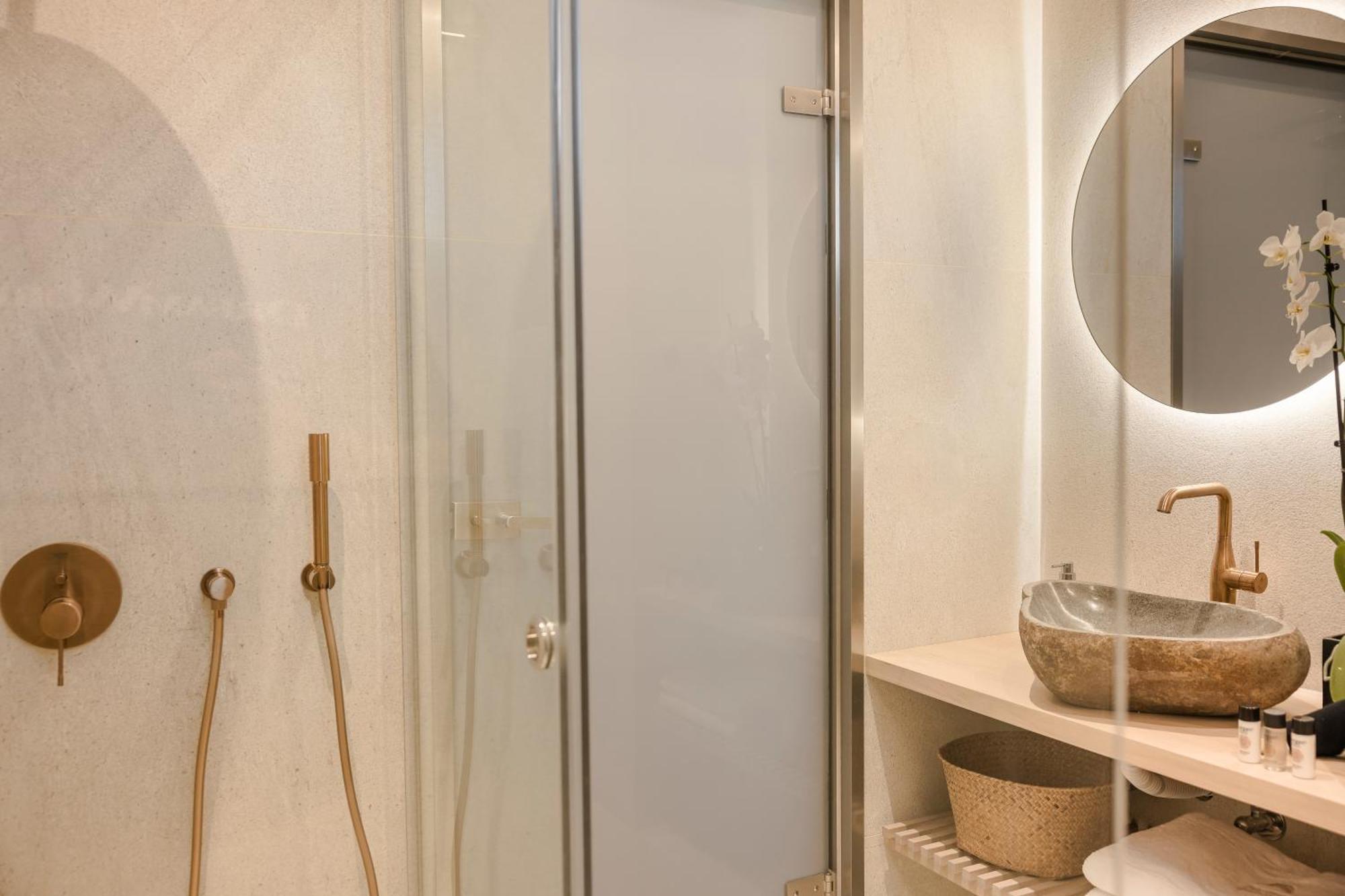 Piazza Suites Ликсури Екстериор снимка