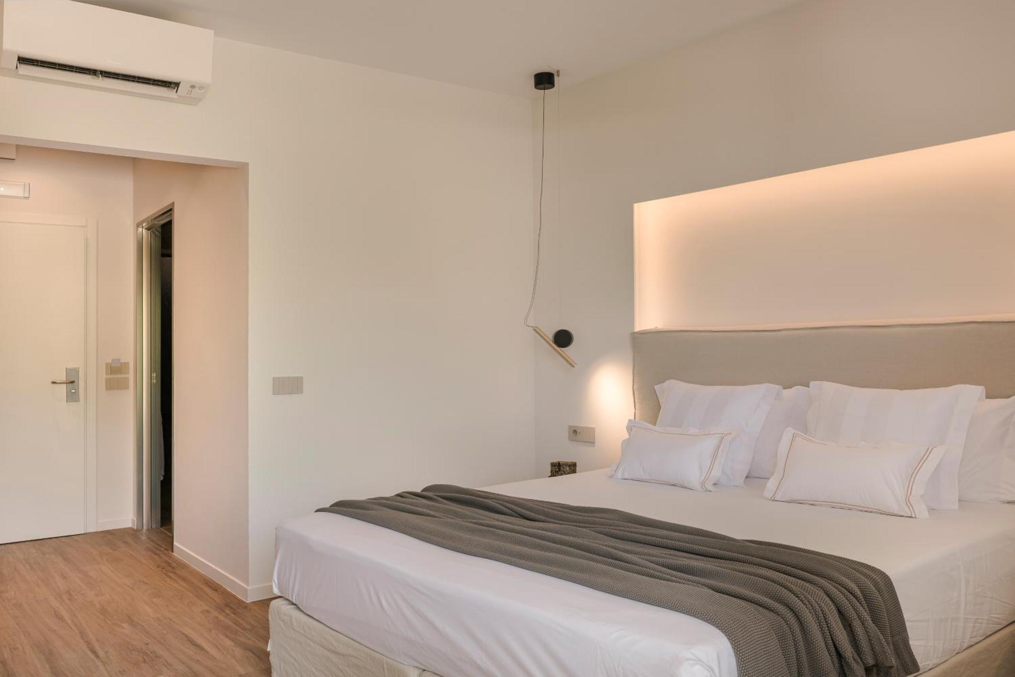 Piazza Suites Ликсури Екстериор снимка
