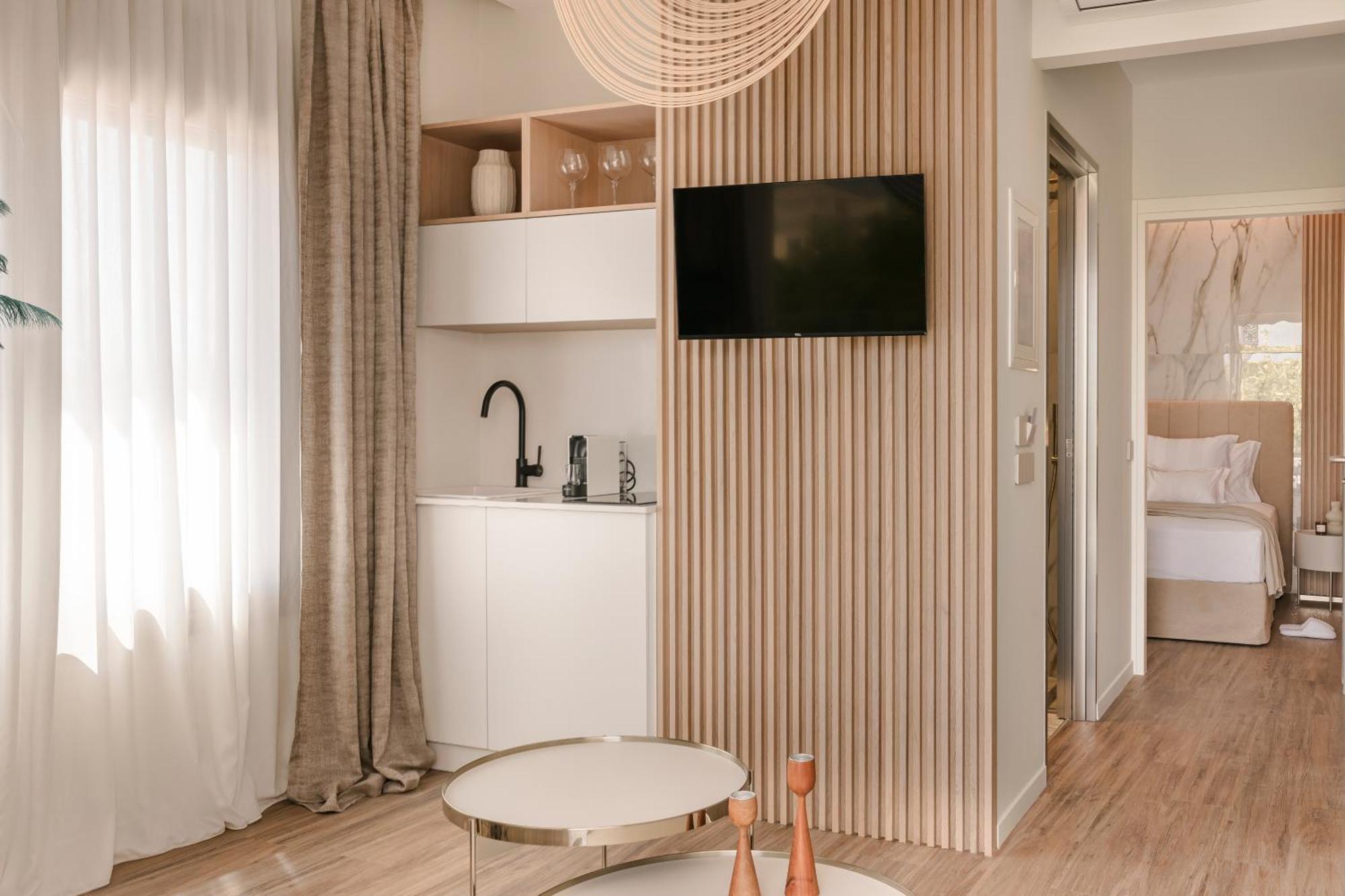 Piazza Suites Ликсури Екстериор снимка
