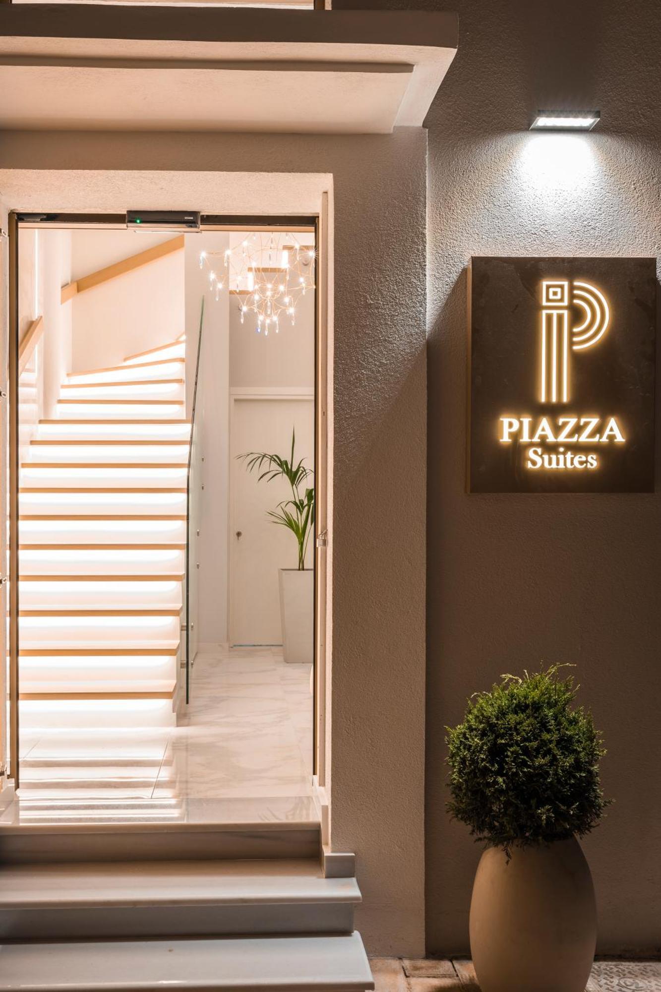 Piazza Suites Ликсури Екстериор снимка