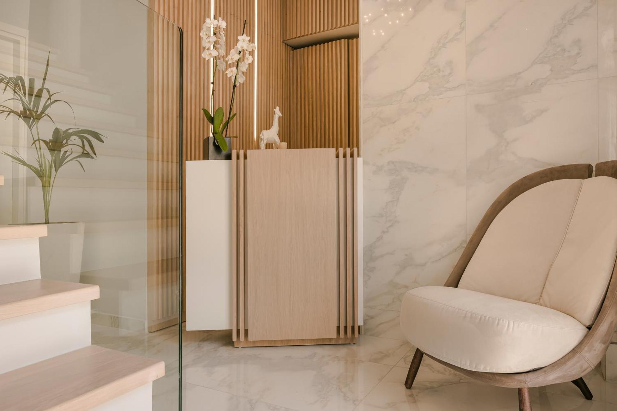 Piazza Suites Ликсури Екстериор снимка