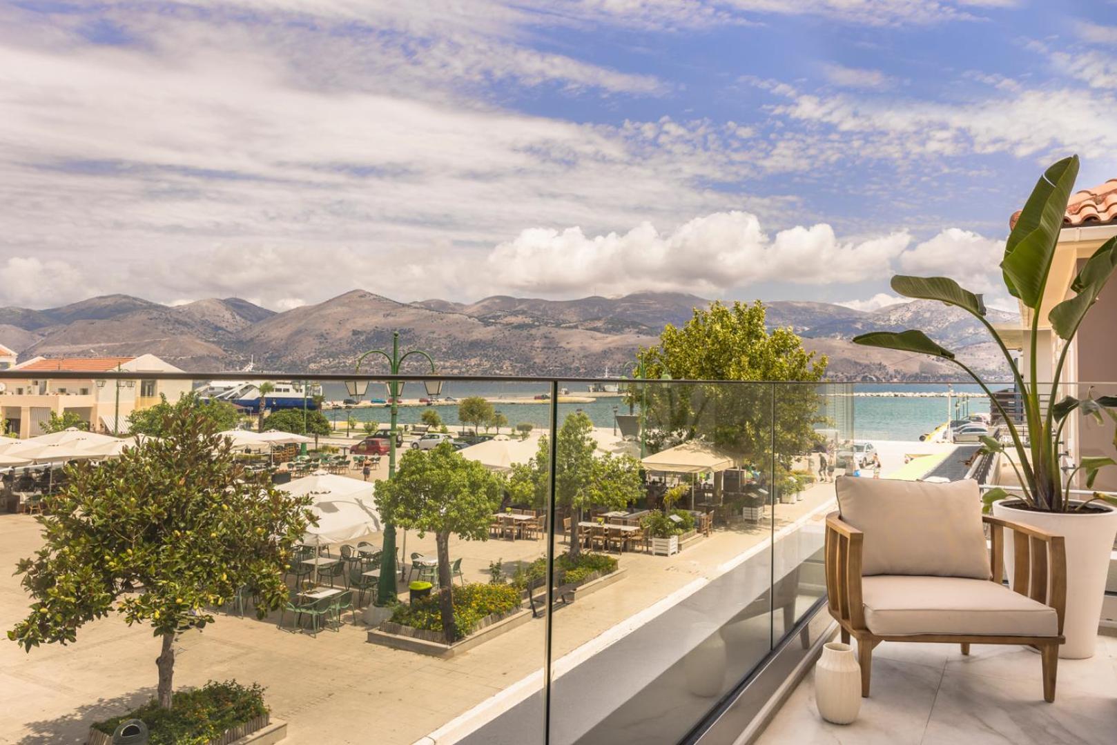 Piazza Suites Ликсури Екстериор снимка