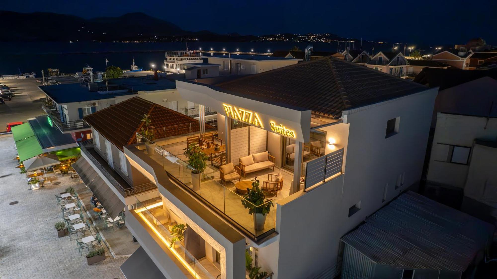 Piazza Suites Ликсури Екстериор снимка